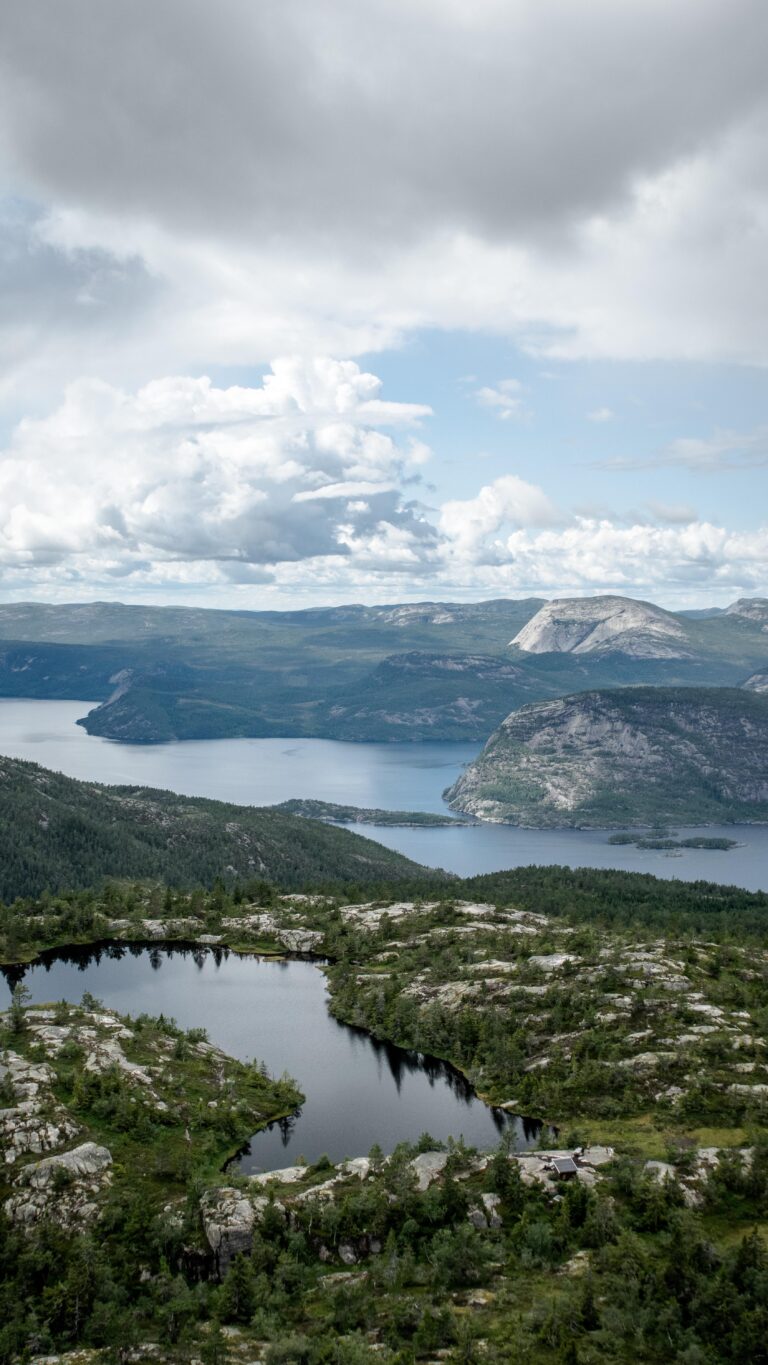 Instagram post from hikemyheartout. This post is in position 2.