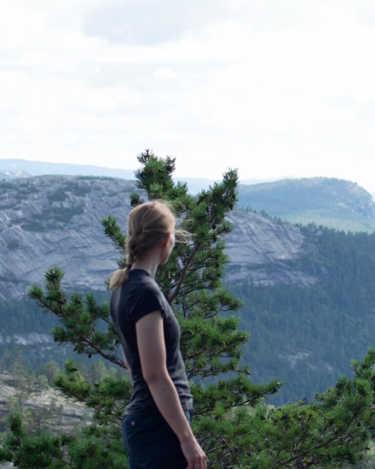 Instagram post from hikemyheartout. This post is in position 4.